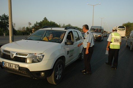 Yolda kalan sürücülere iftar