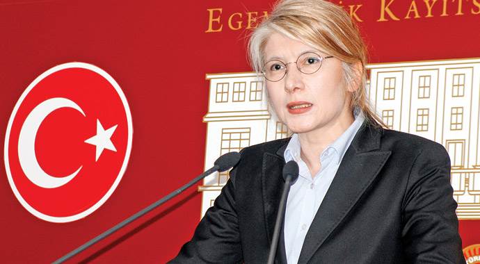 Emine Ülker Tarhan spordan sınıfta kaldı!