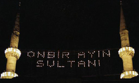 Konya'da camiler mahyalarla süslendi