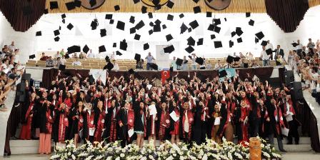 Meram Tıp Fakültesinde Mezuniyet Coşkusu
