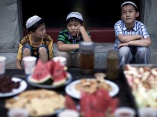 Orucu Resmen Yasakladılar