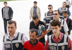 Hırsızları hurdacı kılığında yakaladılar