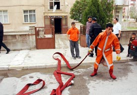 5 yaşındaki çocuk evlerini yaktı