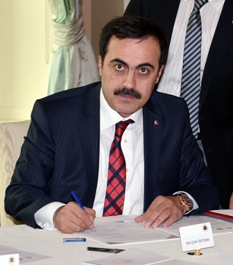 Üniversitelerden dev imza