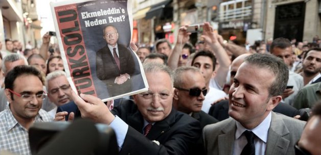 İhsanoğlu'nun son pozu olay oldu