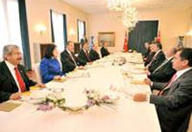 Gül'ün liderlerle yemeği sona erdi