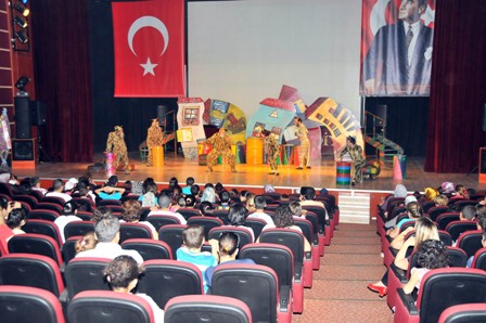 Akşehirli çocuklar tiyatroya doyacak