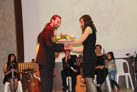 Gitar kursiyerlerine sertifikaları verildi
