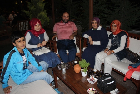 Abdullah hoca ailesiyle poz verdi