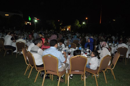Sağlık çalışanları iftarda buluştu