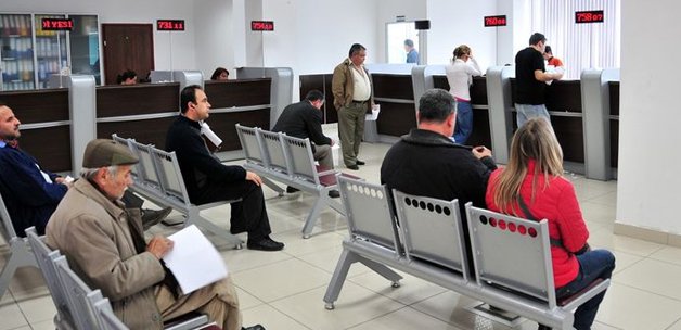 Bankalar bildiğini okumaya devam ediyor
