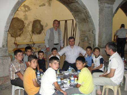 Kadınhanı’ndan kardeşlik iftarı