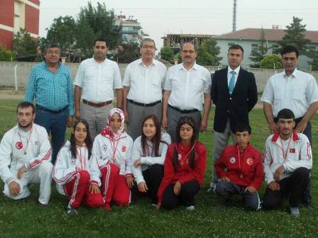 Yaka sporculara iftar verdi