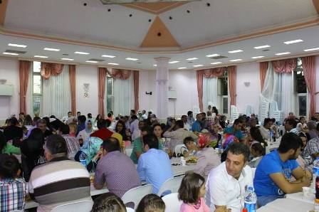 Yaka, sağlıkçılara iftar verdi