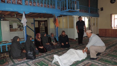 Kadınlar için ölü yıkama kursu açıldı