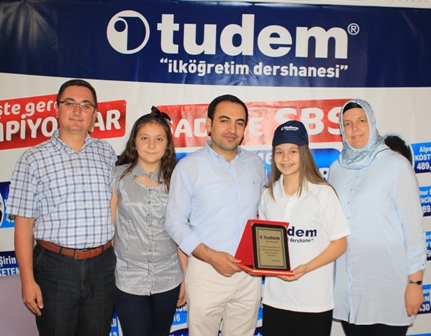 Tudem öğrencisi İrem Yurdakurban TEOG Türkiye 1.si