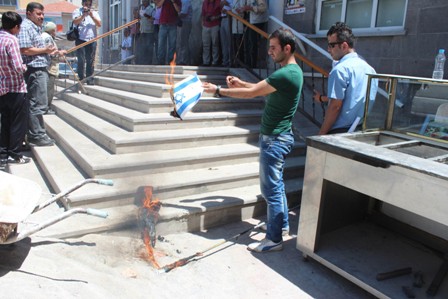 Beyşehir’de İsrail bayrakları yakıldı