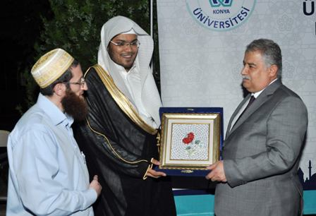 NEÜ'den medeniyetler iftarı