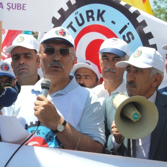 Türk-İş’den İsrail Menşeili Malların Boykotuna tam destek