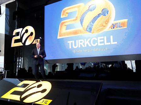 Yeni teknolojilere odaklandı “mobil” ve “fiber” internetle büyüdü