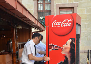 Coca Cola’dan boykot yapan esnafa dava tehdidi