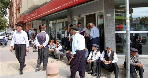 10 milyon emekli isyanda: Ayrım kalksın!