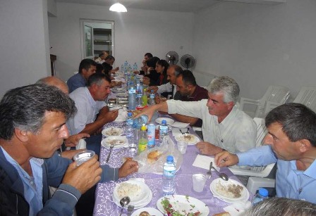 Derebucak’ta fakir ailelere iftar