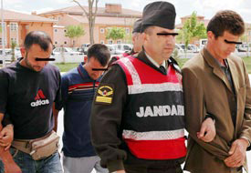 Tarihi eser ararken kemik buldular