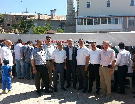 Yeni camilerine kavuştular