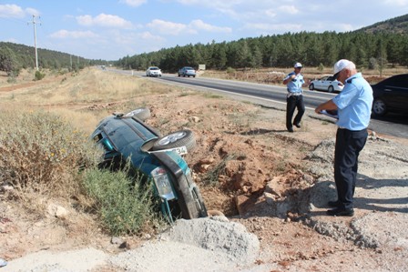 Beyşehir'de otomobil devrildi: 4 yaralı