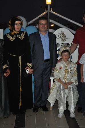 Yağcı ailesinde sünnet mutluluğu