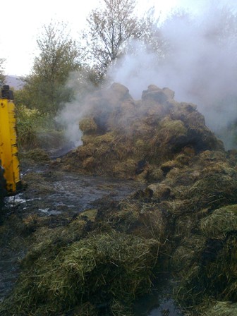 Akşehir'de 800 adet saman balyası yandı