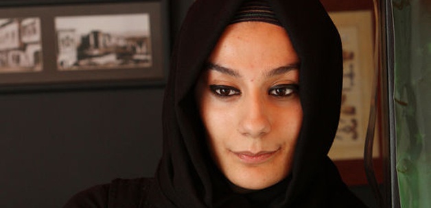 Esra Elönü'den Leman Sam'a okkalı cevap