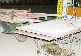 Basketbol potasını hurdacıya sattı