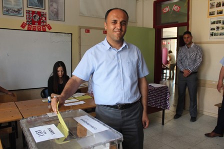 Başkan Özaltun oyunu kullandı
