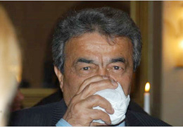 Kamer Genç kimliğini unuttu