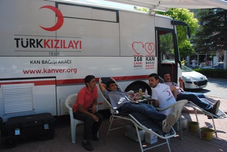 AK Parti Sarayönü İlçe Kadın Kollarından kan bağış kampanyası