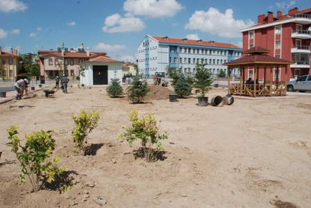 Karatay’da yeşil alan ve park yapım çalışmaları hızlandı