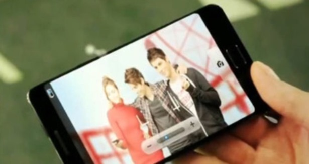 Çerçevesiz telefon gerçek oldu!