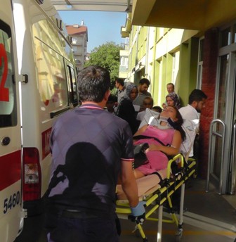 Hüyük'te otomobil devrildi: 2 yaralı