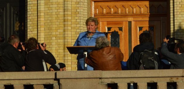 Norveç Başbakanı Hadis-i Şerif okudu