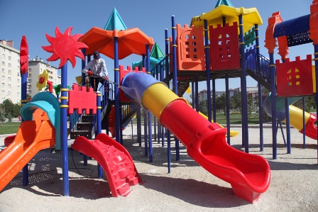 Selçuklu’da parklar temizleniyor