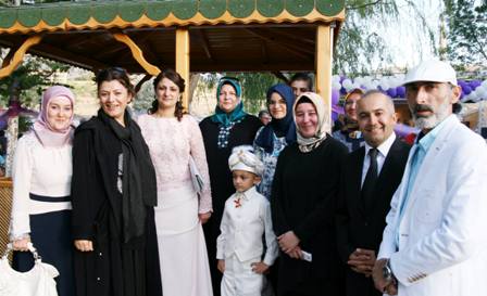 Güven ailesinin sünnet mutluluğu