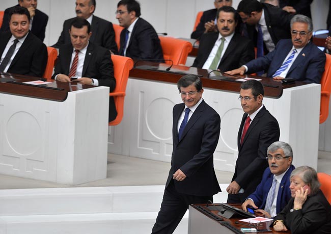 Erdoğan Başbakanlık  vekaletini Davutoğlu'na verdi