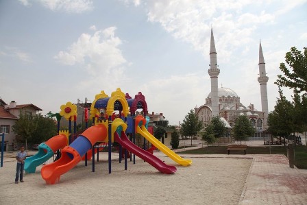 Selçuklu’da camiler çocuk parklarıyla bütünleşiyor