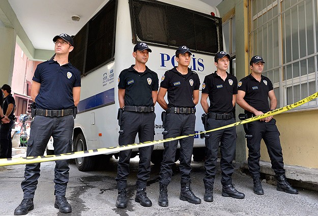 Emniyetteki "paralel yapı" operasyonu: 12 kişi adliyeye sevkedildi