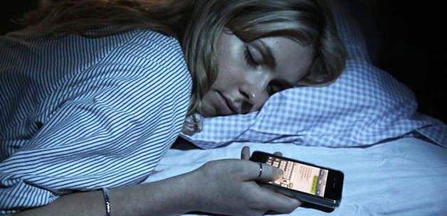 Cep telefonunu asla böyle kullanmayın!