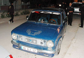 Polisten kaçarken otomobili bırakıp gitti