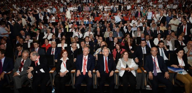 CHP kurultayında 'Cuma namazı arası' tartışması