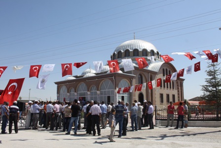 Soyhan Camii dualarla açıldı
